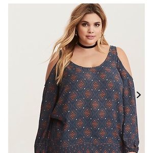 Torrid size 2 cold shoulder top NWT